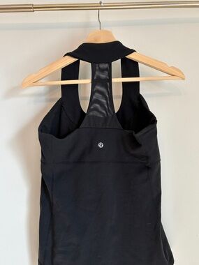 Lululemon Black Scoop Neck Racerback Tank Top - size 8 - built in bra